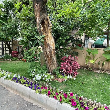 Riviera Courtyard Guest House 이슬라마바드 외부 사진