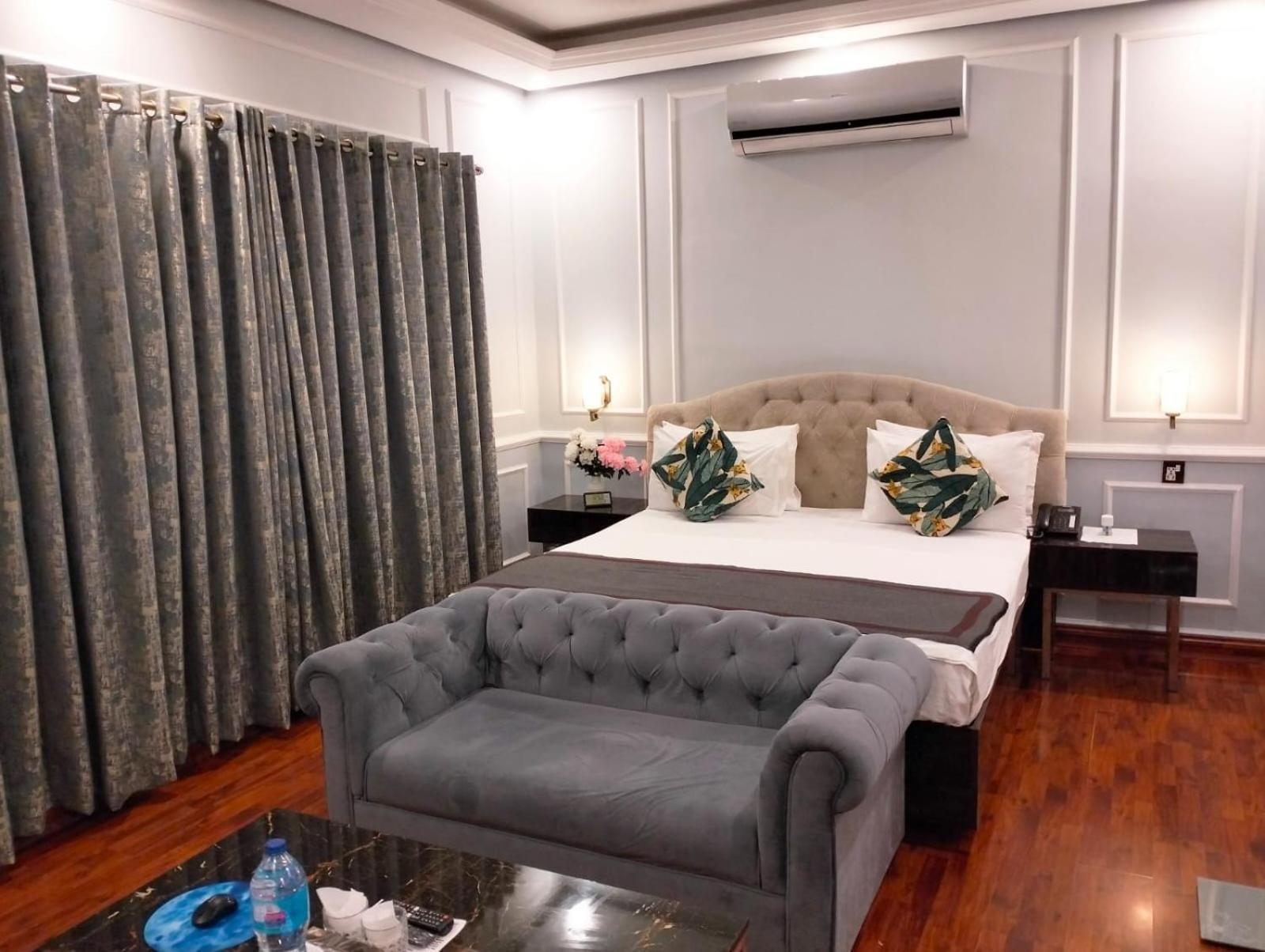 Riviera Courtyard Guest House 이슬라마바드 외부 사진